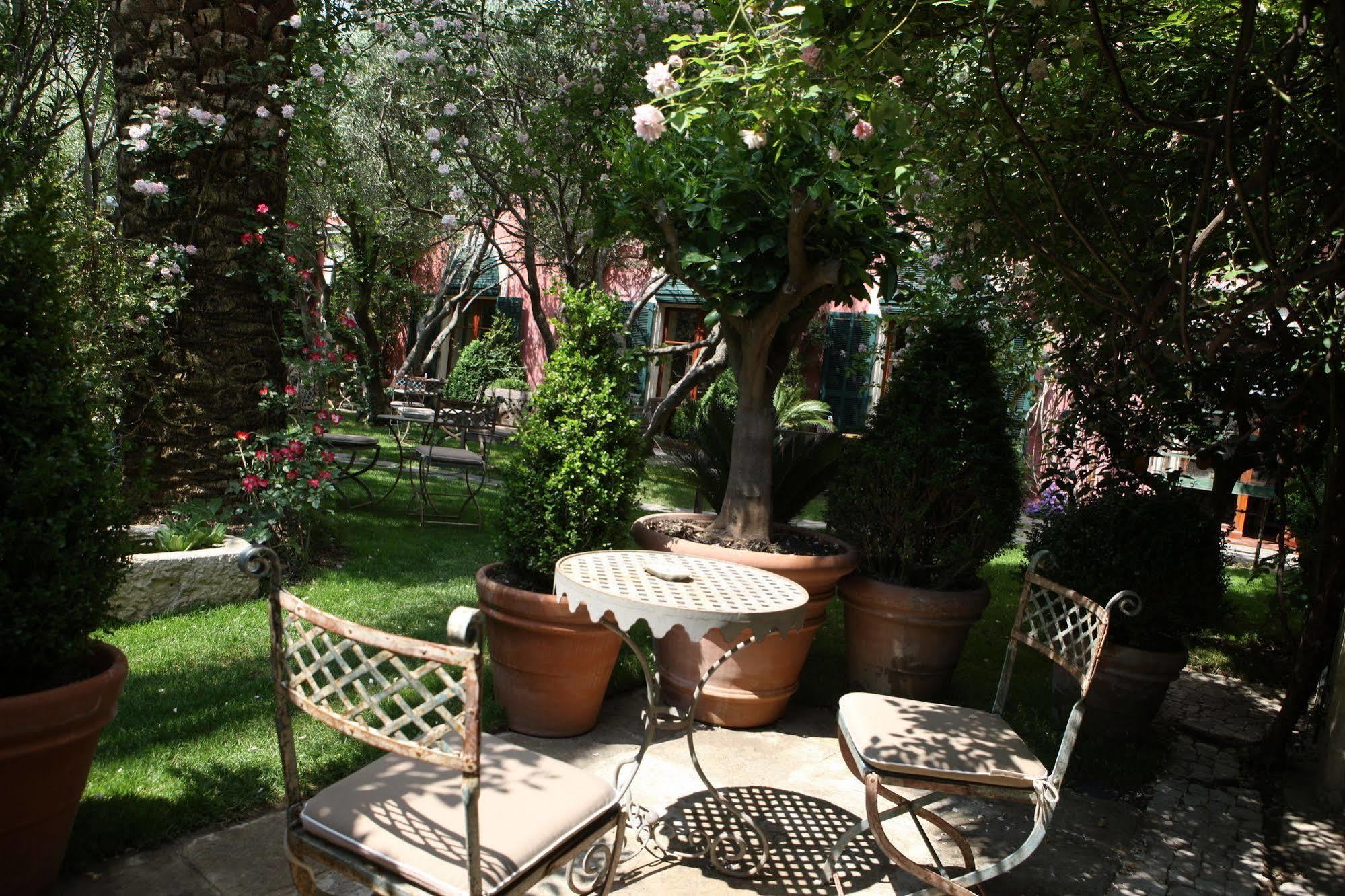 Hotel Jardins Secrets Nimes Exterior foto